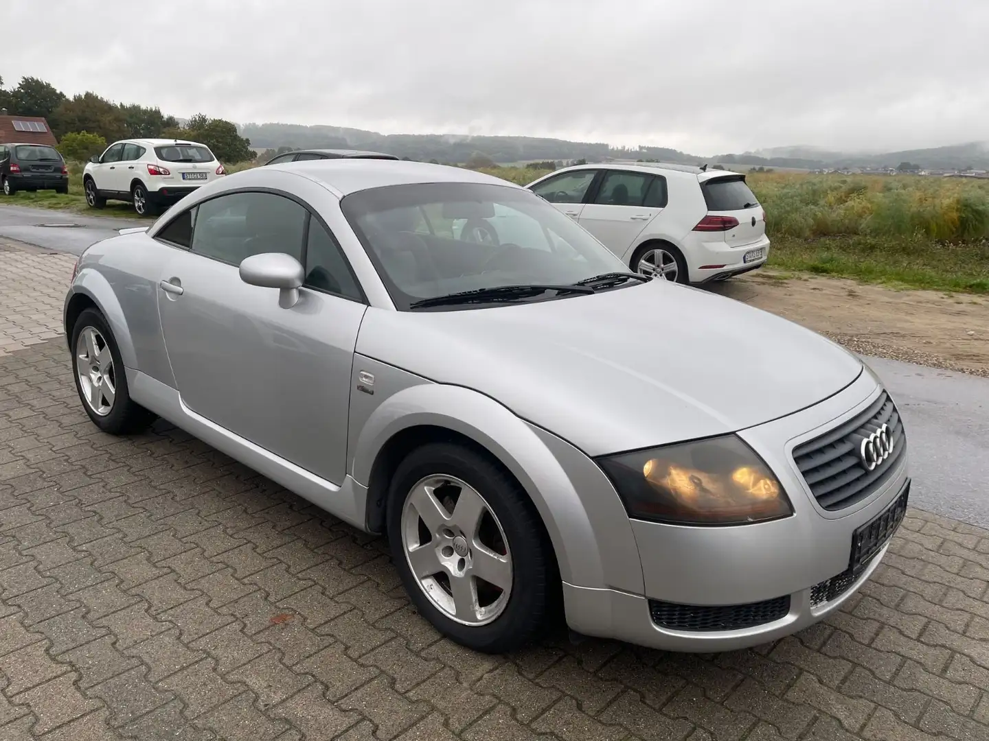 Audi TT Coupe/Roadster 1.8 T Coupe S-Line Silber - 2