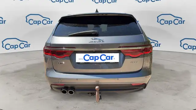Jaguar XF view 3