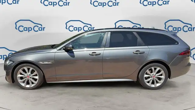 Jaguar XF view 2