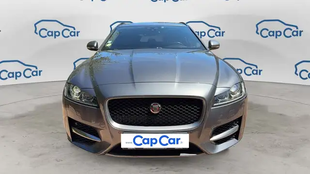 Jaguar XF view 5