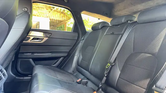 Jaguar XF view 9
