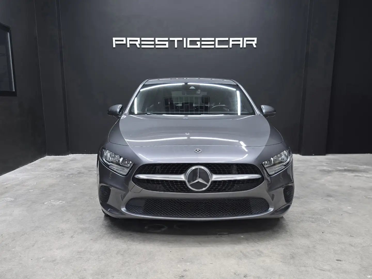 Mercedes-Benz A 180 d Sport auto Grijs - 2