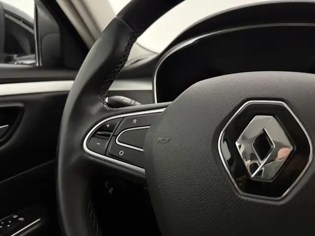Renault Talisman view 21