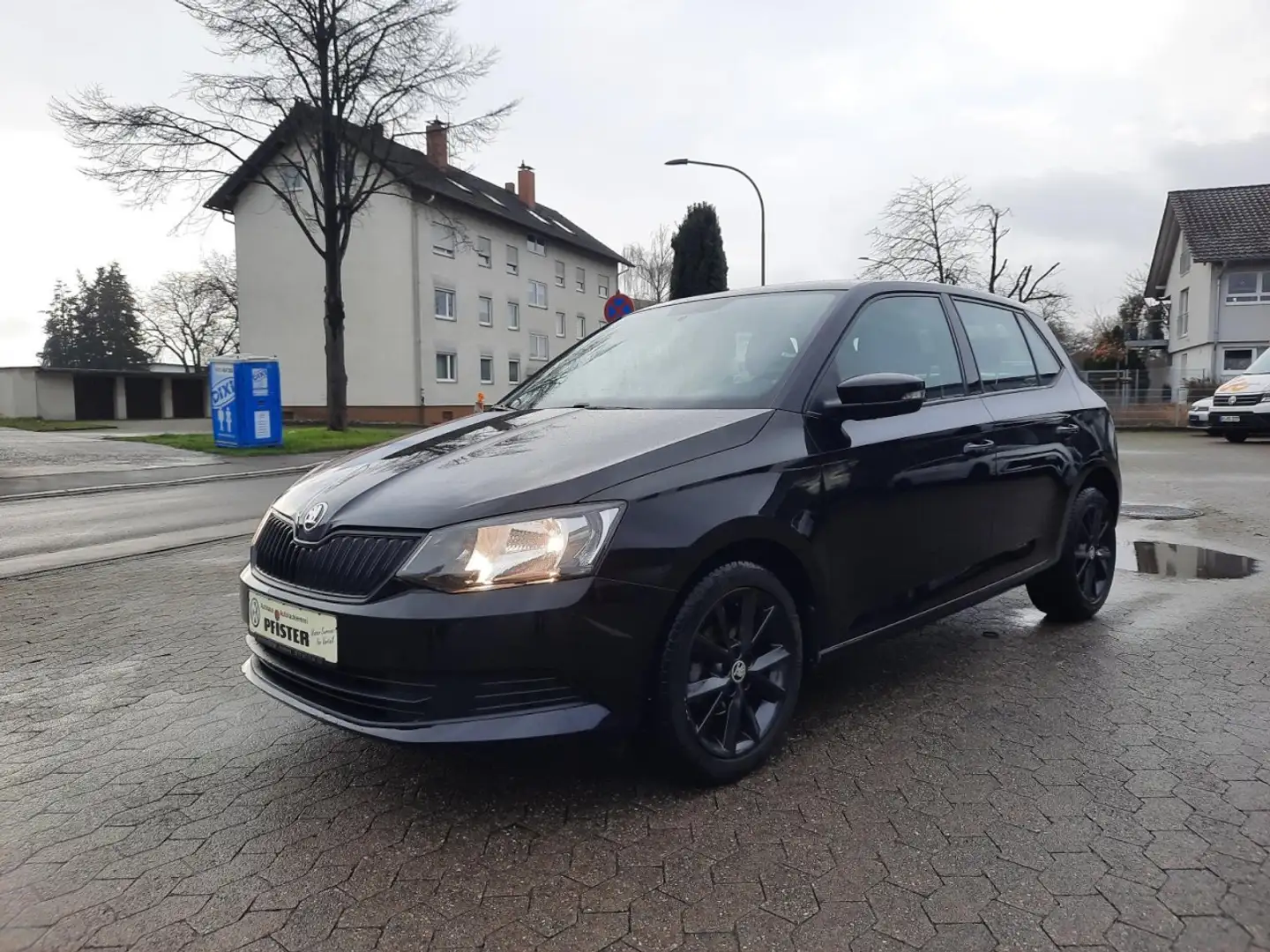 Skoda Fabia Red & Grey Bluetooth Klima Klima Einparkhilfe Schwarz - 2