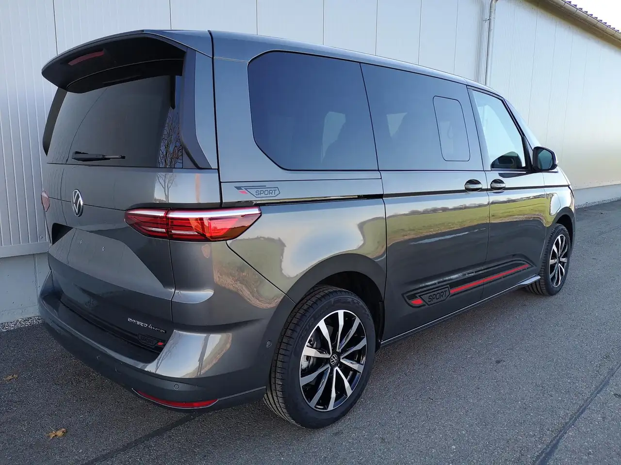 Volkswagen T7 Multivan 1,5eHybrid DSG 4Motion Sport Edition Premium KÜ 5 5