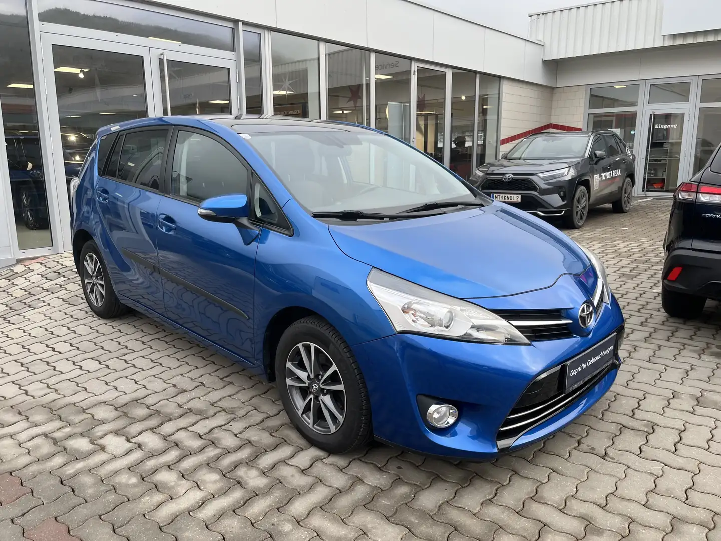 Toyota Verso Active Bleu - 2
