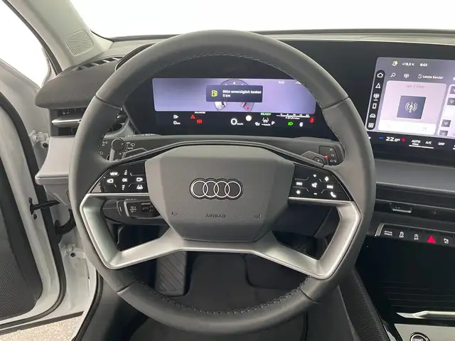 Audi Q3 view 13