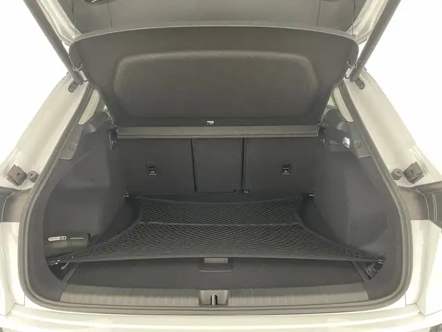 Audi Q3 view 7