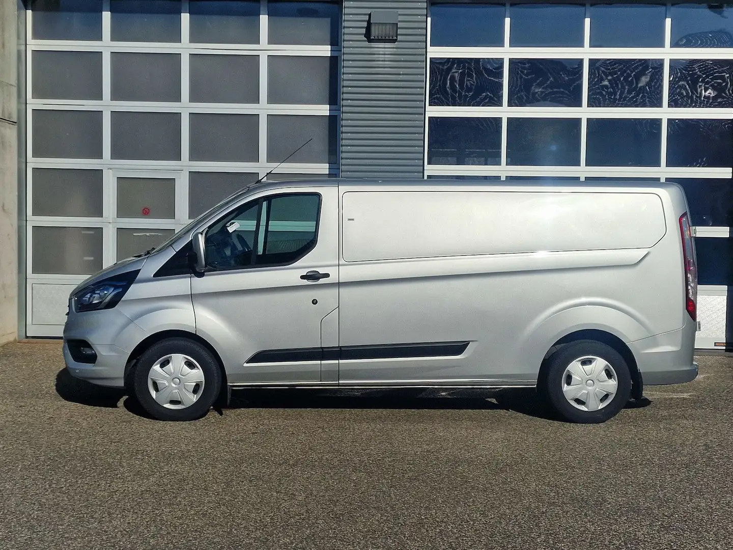 Ford Transit Custom 320 L2 Trend Klima NAVI Werkstatt Silber - 2