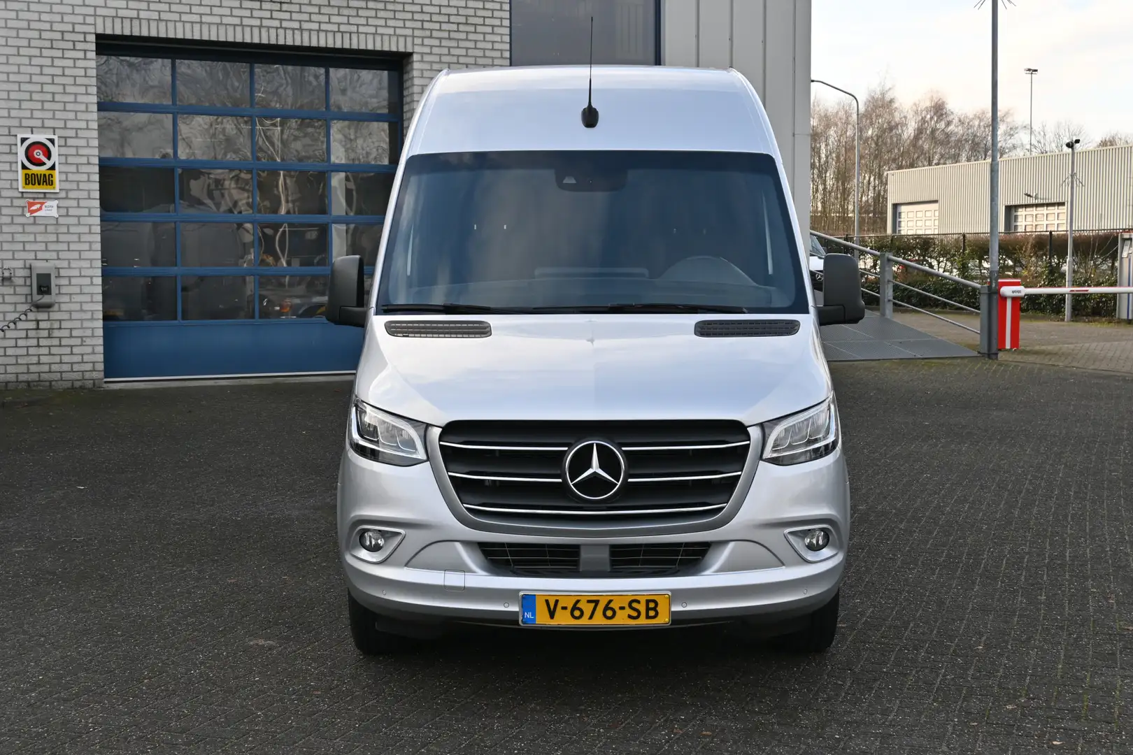 Mercedes-Benz Sprinter 319 CDI 3.0 V6 L2H2 LED, 10.25 MBUX met navigatie Argent - 2