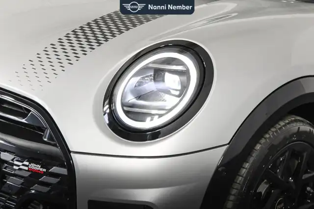 Mini Hatch view 5