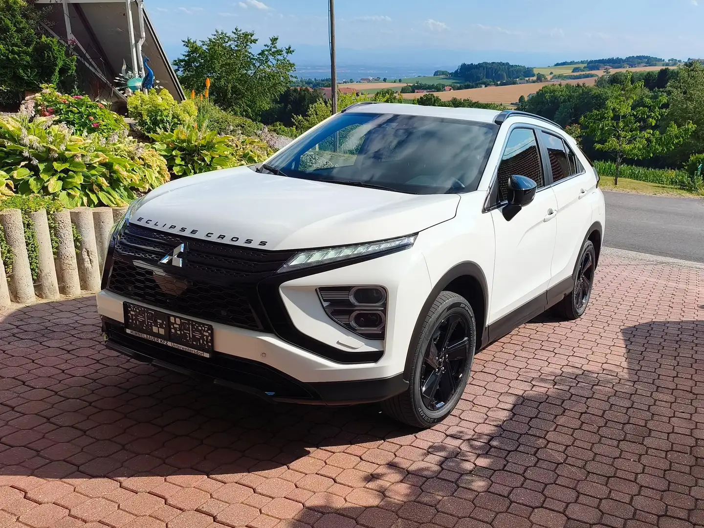 Mitsubishi Eclipse Cross Eclipse Cross 2,4 PHEV 4WD  CVT Aut. Intense + Weiß - 2