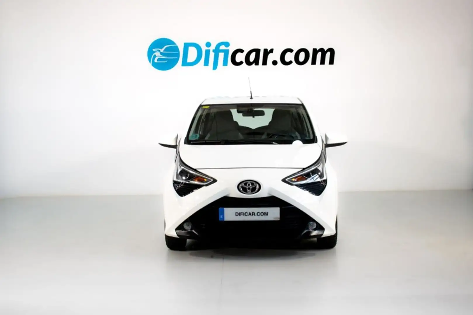 Toyota Aygo 1.0 70 X-PLAY Blanco - 2