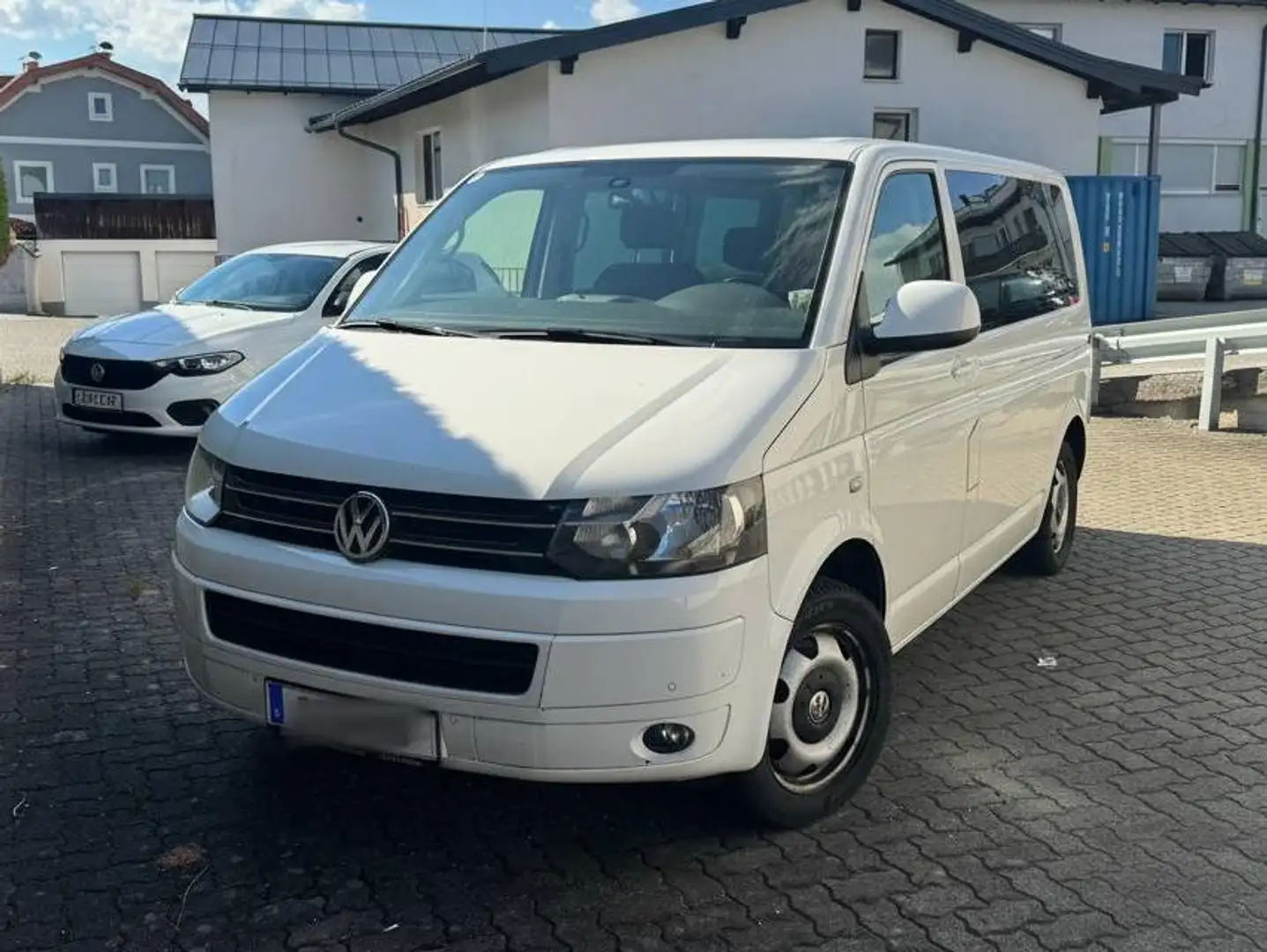 Volkswagen T6 Multivan VW Multivan Starline 4Motion Diesel, Standheizung, 7-Sitzer, AHK, servicegepflegt bei Porsche Weiß - 1
