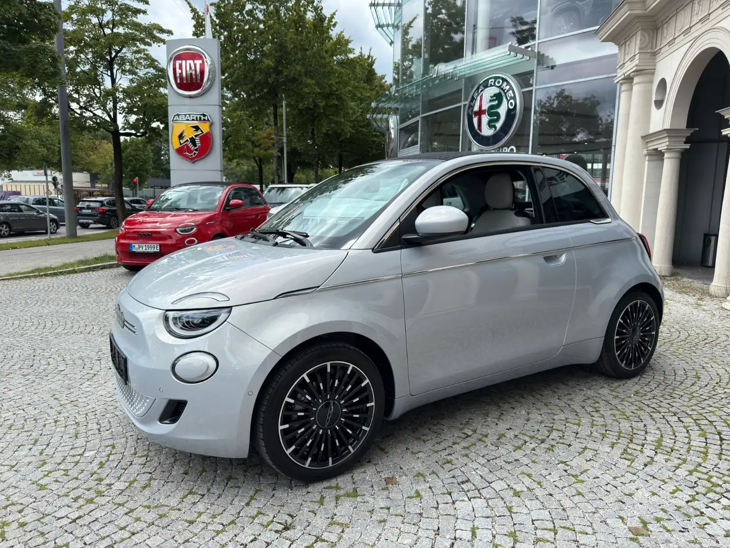 Fiat 500e La Prima Cabrio 42 kWh Modrá - 1