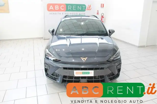 Cupra Leon view 3