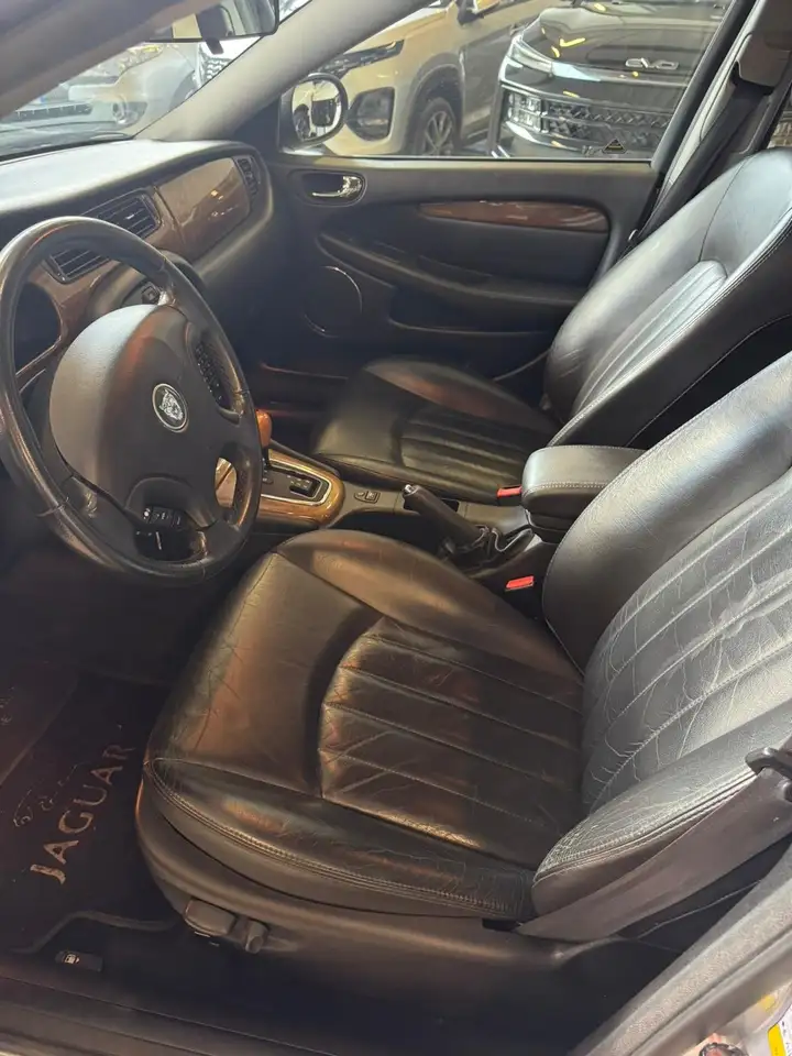 Jaguar X-Type Berlina 2.5 V6 Executive, foto 9