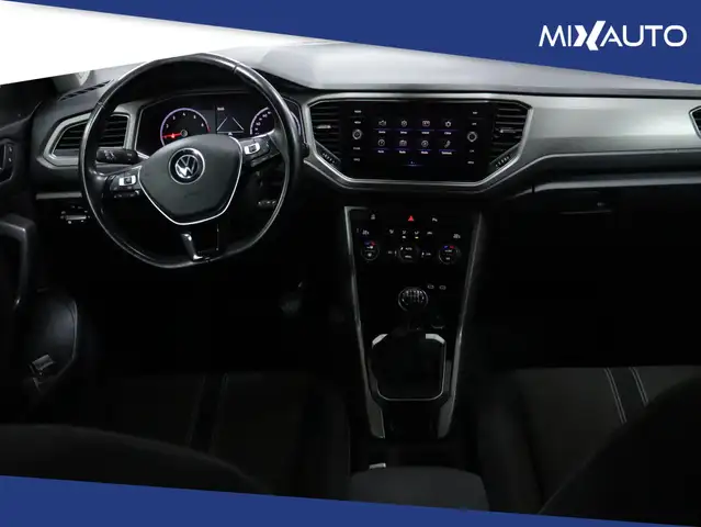 Volkswagen T-Roc view 10