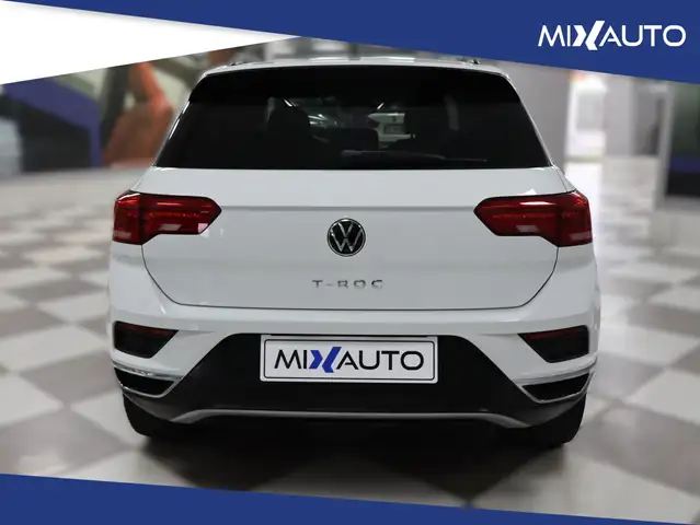 Volkswagen T-Roc view 4