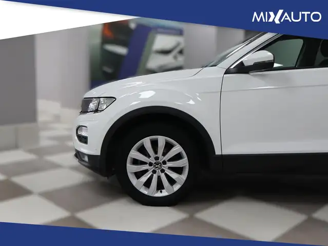 Volkswagen T-Roc view 7