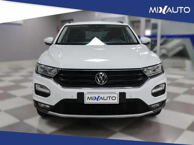 Volkswagen T-Roc view 2