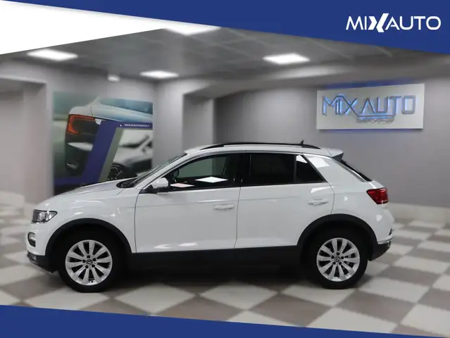 Volkswagen T-Roc view 6