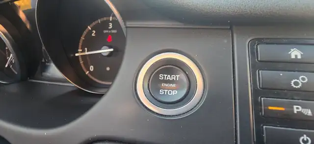 Land Rover Discovery Sport view 18