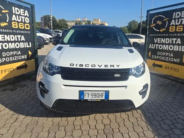 Land Rover Discovery Sport view 2