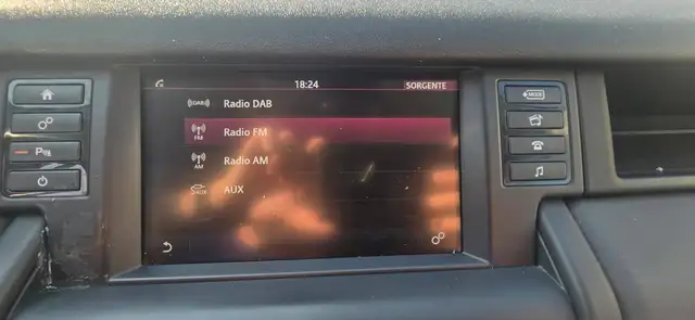 Land Rover Discovery Sport view 22