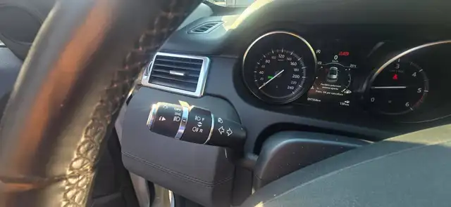 Land Rover Discovery Sport view 24