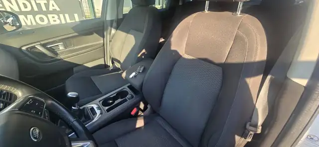 Land Rover Discovery Sport view 16