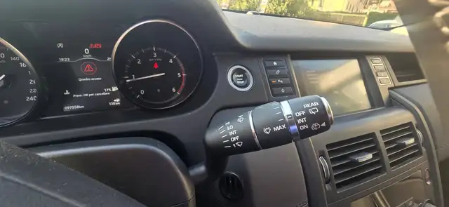 Land Rover Discovery Sport view 23