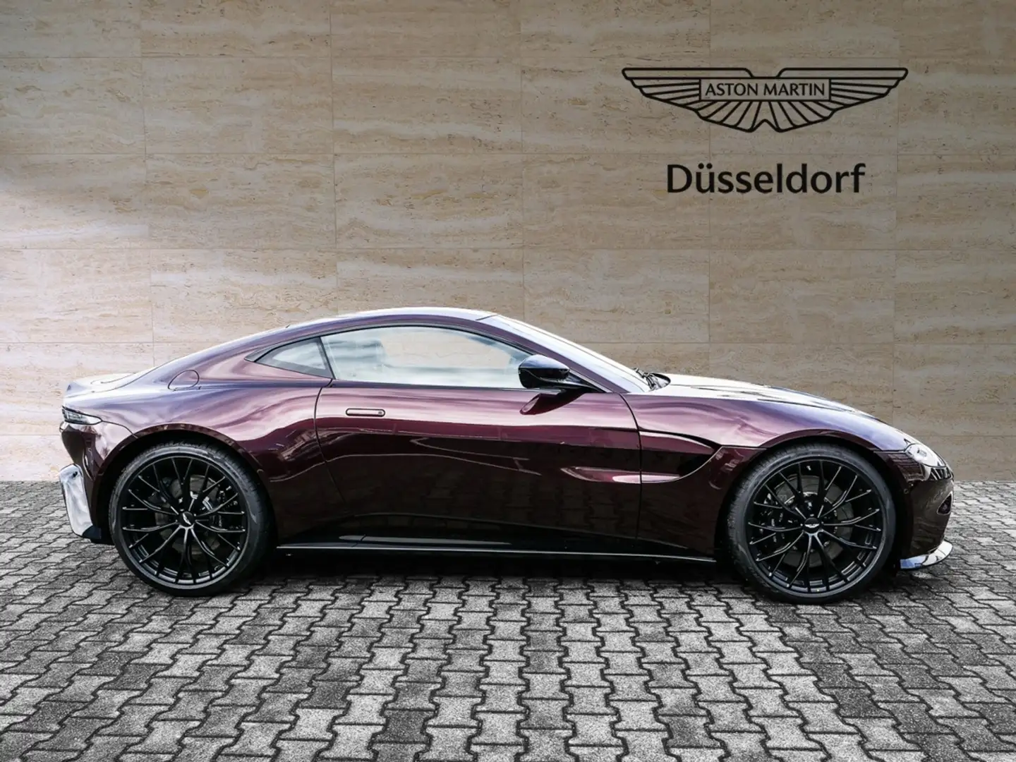 Aston Martin V8 Vantage  Coupé Divine Red Rood - 2