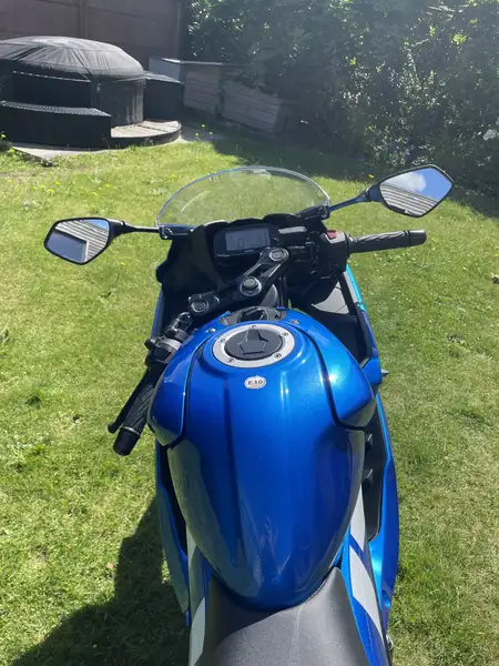 Suzuki GSX-R 125 - foto 8