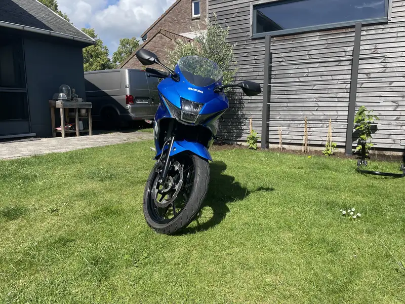 Suzuki GSX-R 125 - foto 7