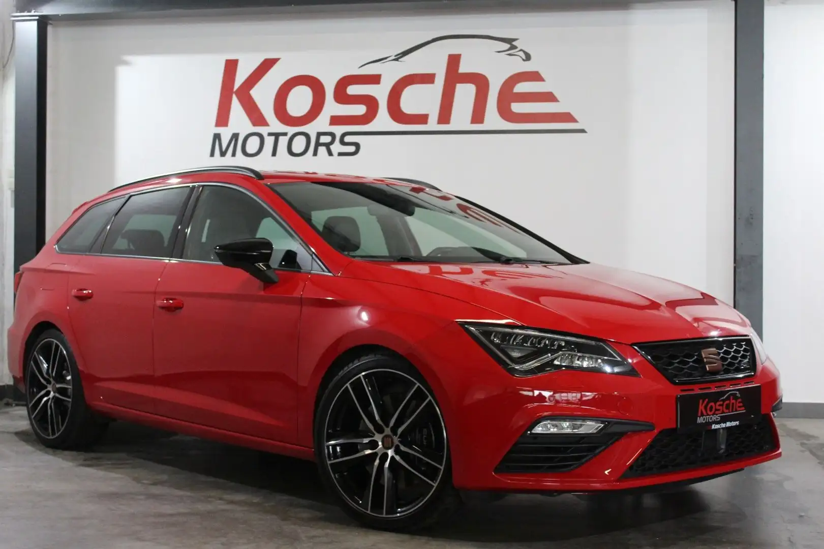 SEAT Leon ST Cupra 300 4Drive Beats Pano Rot - 1