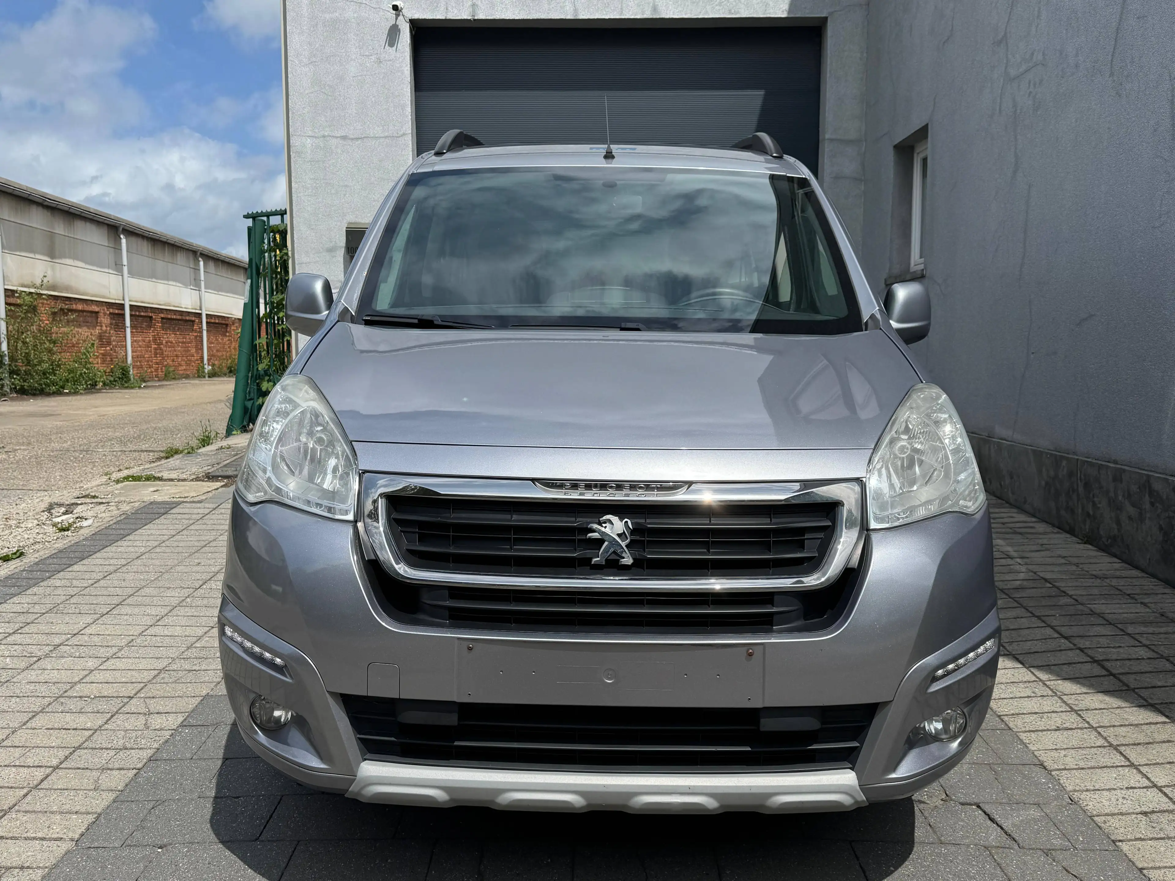 Peugeot Partner 1.2 PureTech Style S AIRCO 5 PLTS AIRCO — photo 2
