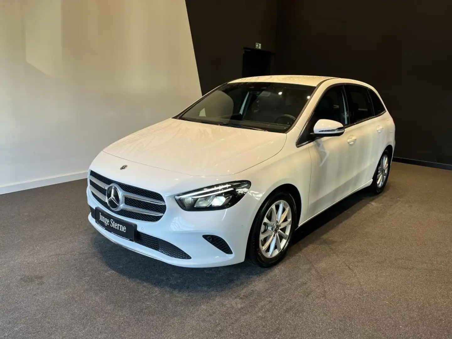 Mercedes-Benz B 200 Progressive +Navi+MBUX+LED+SHZ+DAB+CarPlay Bílá - 1