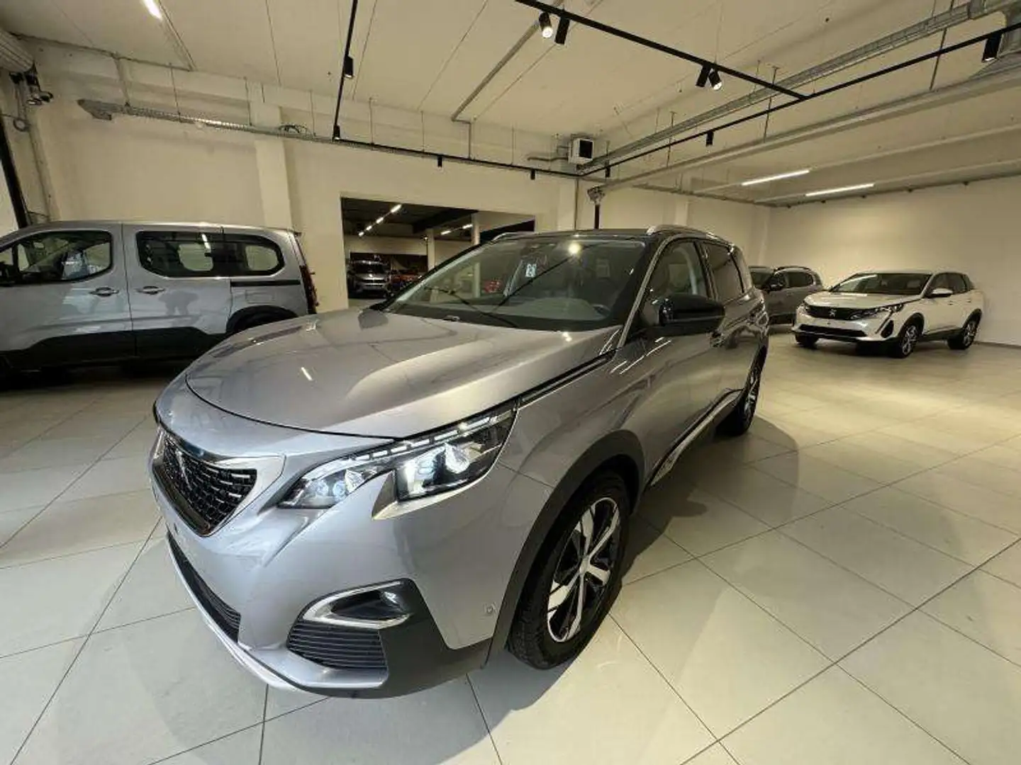 Peugeot 5008 II Allure Gris - 1