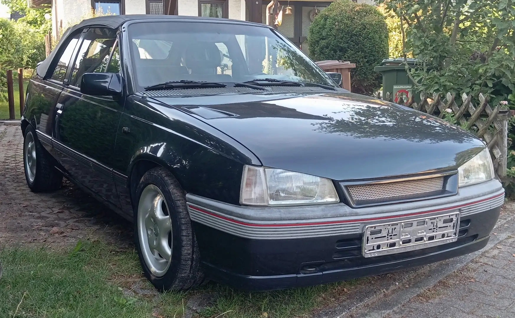 Opel Kadett E Cabrio - 2
