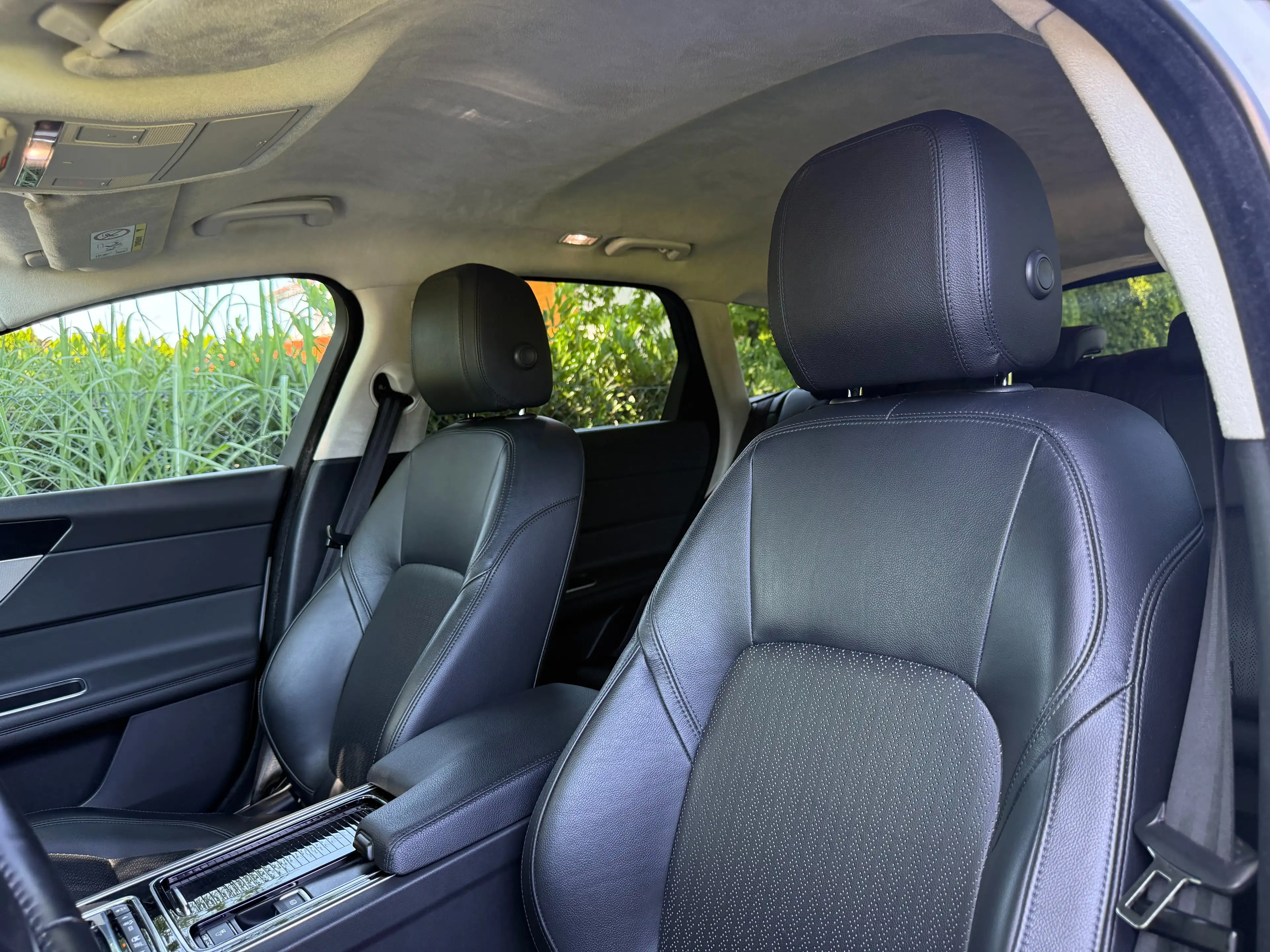 Jaguar XF Sportbrake 20d AWD Prestige Aut.*Mega-Ausstattung* — photo 11