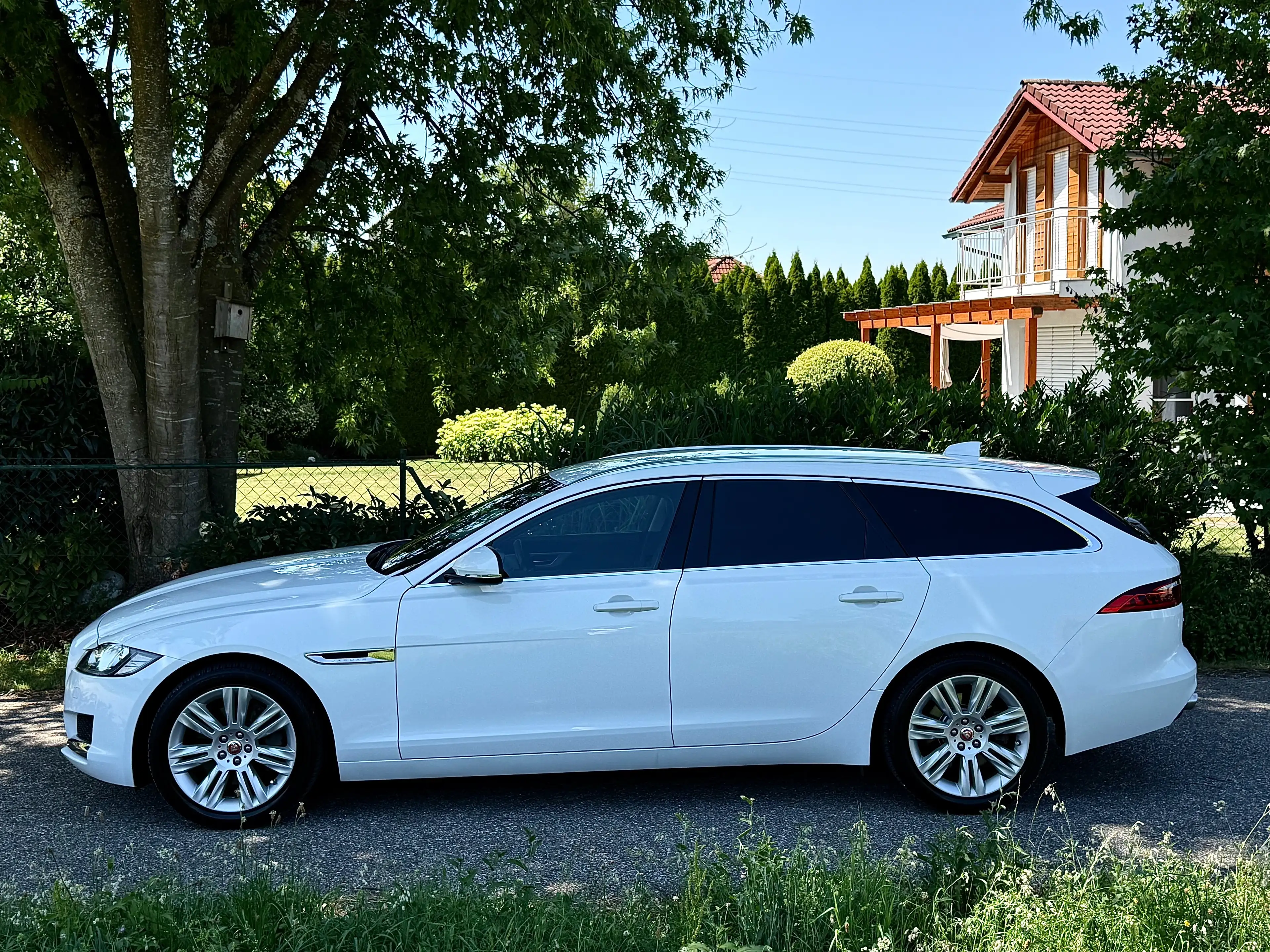 Jaguar XF Sportbrake 20d AWD Prestige Aut.*Mega-Ausstattung* — photo 7