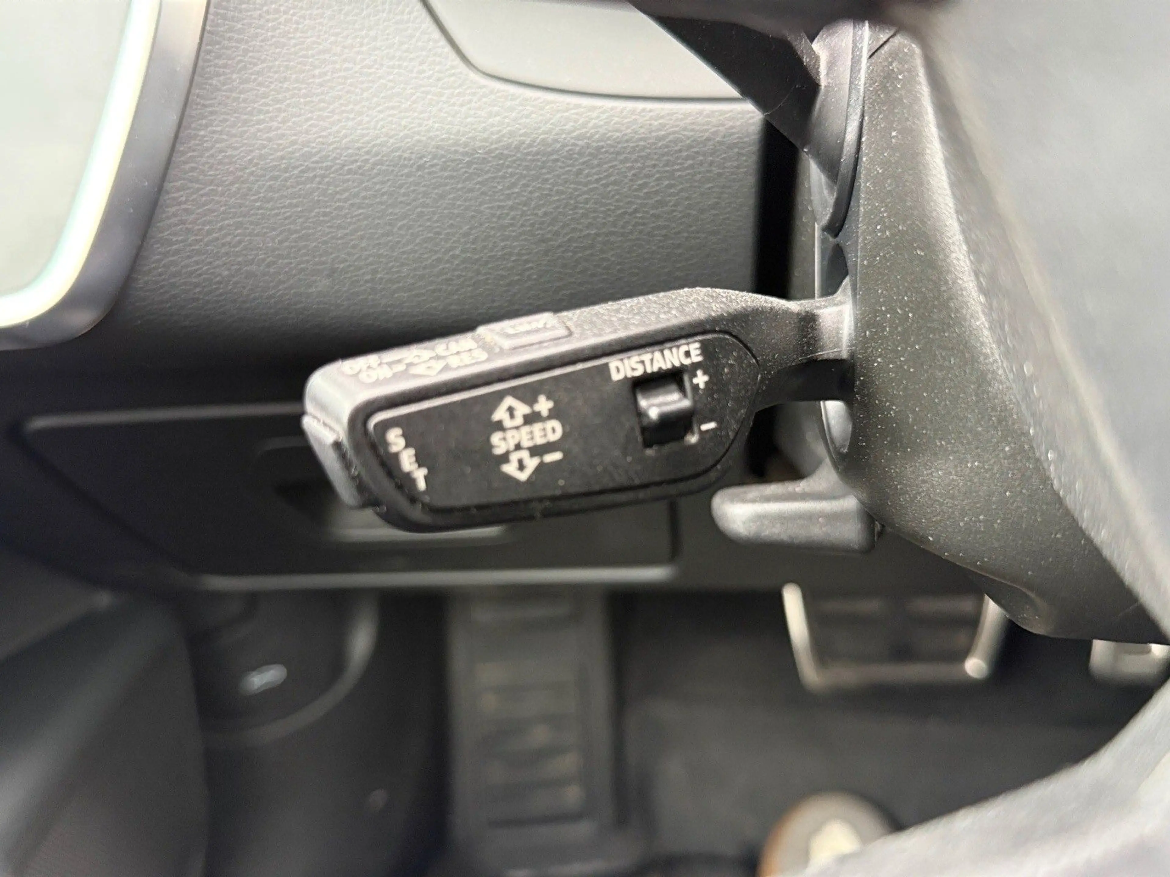 Audi A6 Avant 40 TDI — photo 12