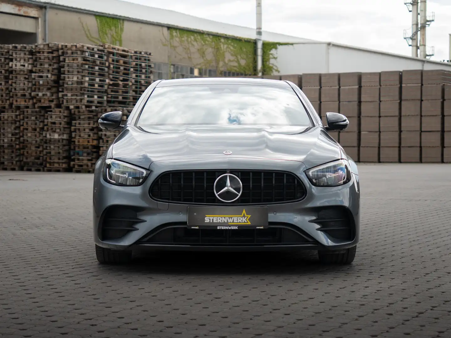 Mercedes-Benz E 220 d Aut. Grau - 1