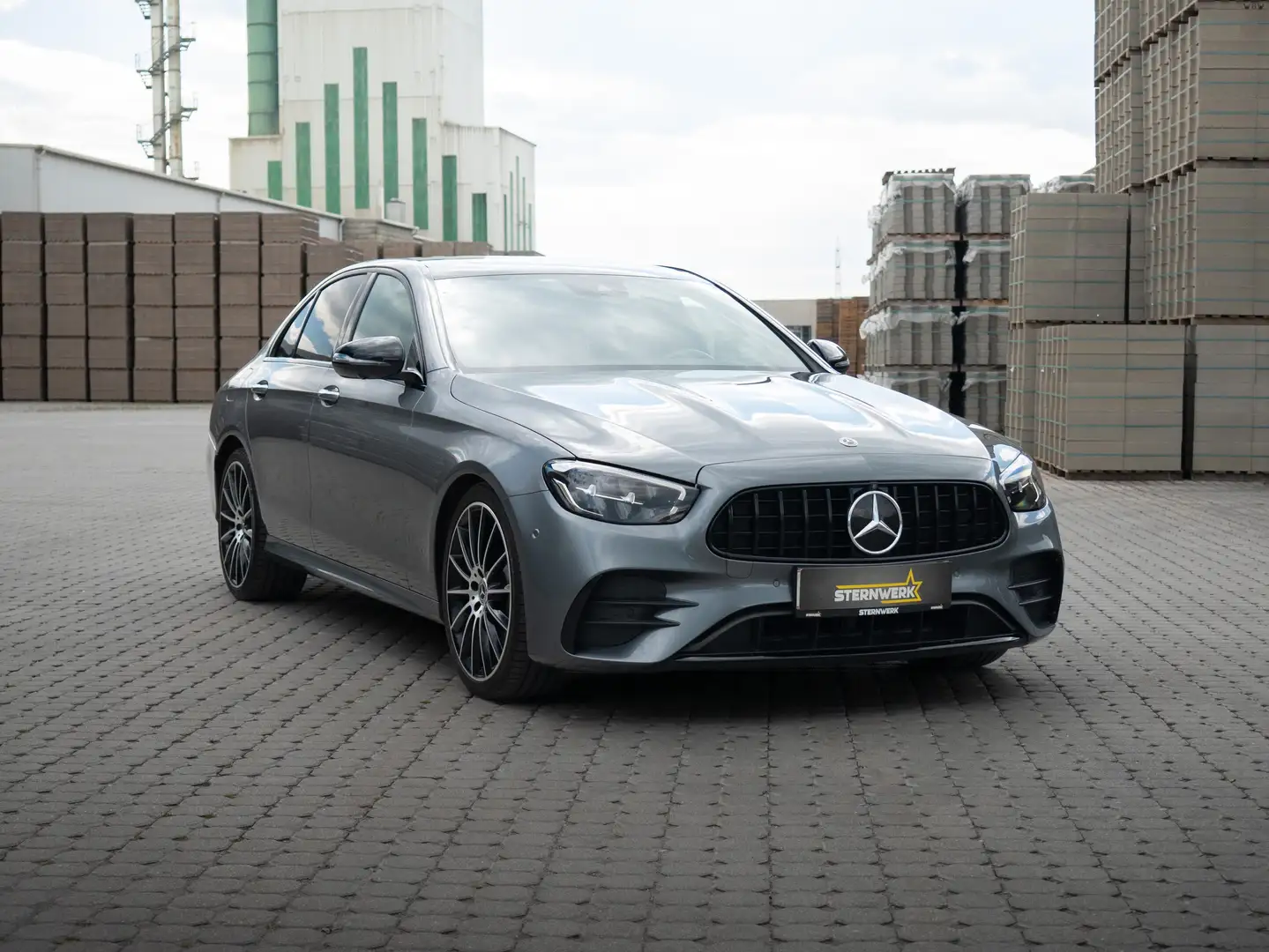 Mercedes-Benz E 220 d Aut. Grau - 2