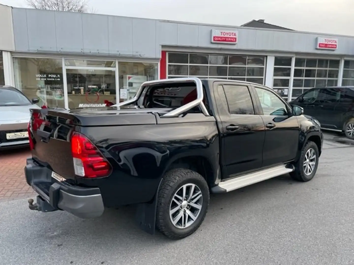 Toyota Hilux Double Cab Executive 4x4 Fekete - 2