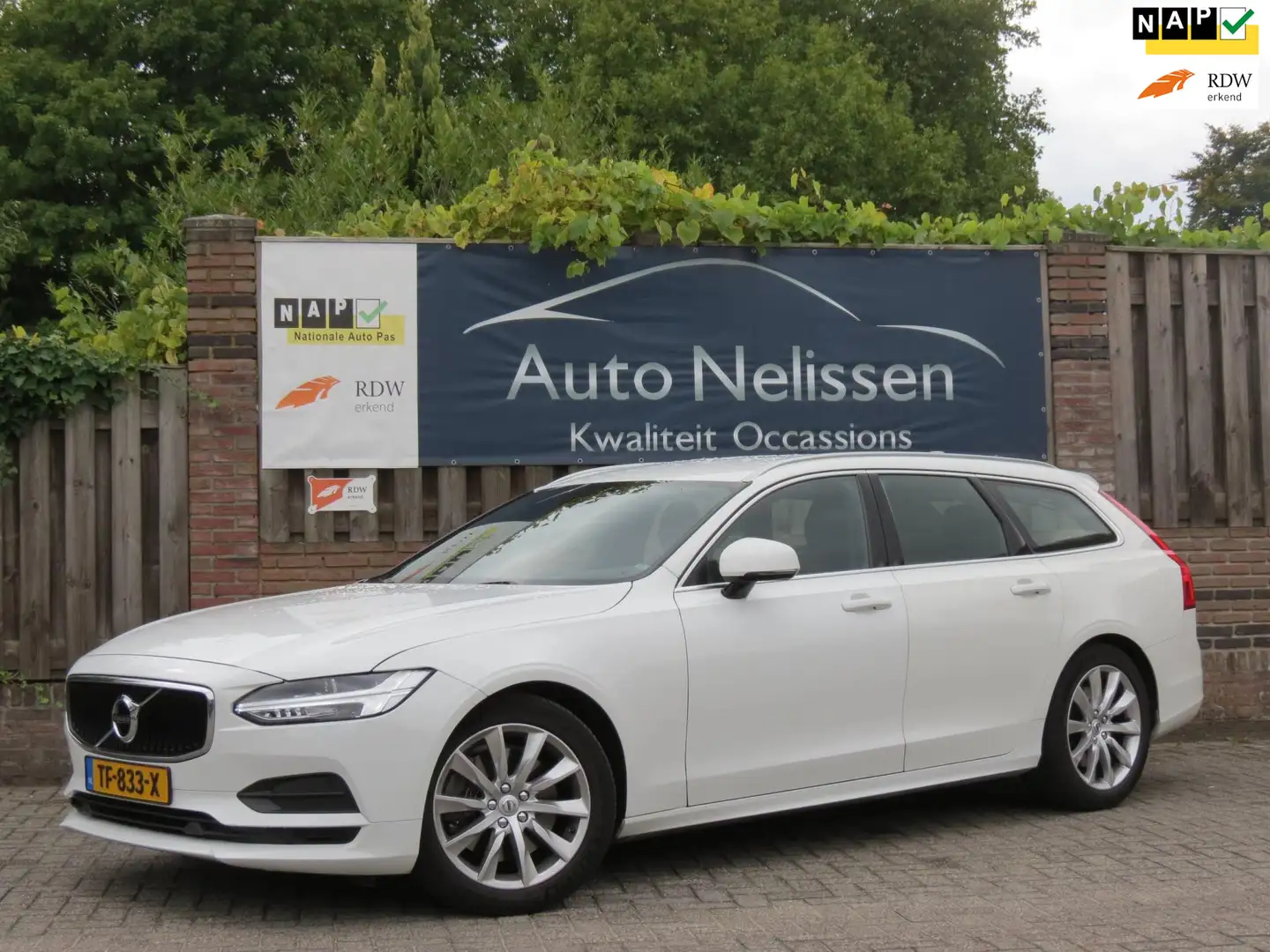 Volvo V90 2.0 T4 Momentum AUTOMAAT | DEALER ONDERHOUDEN | MI Blanc - 1