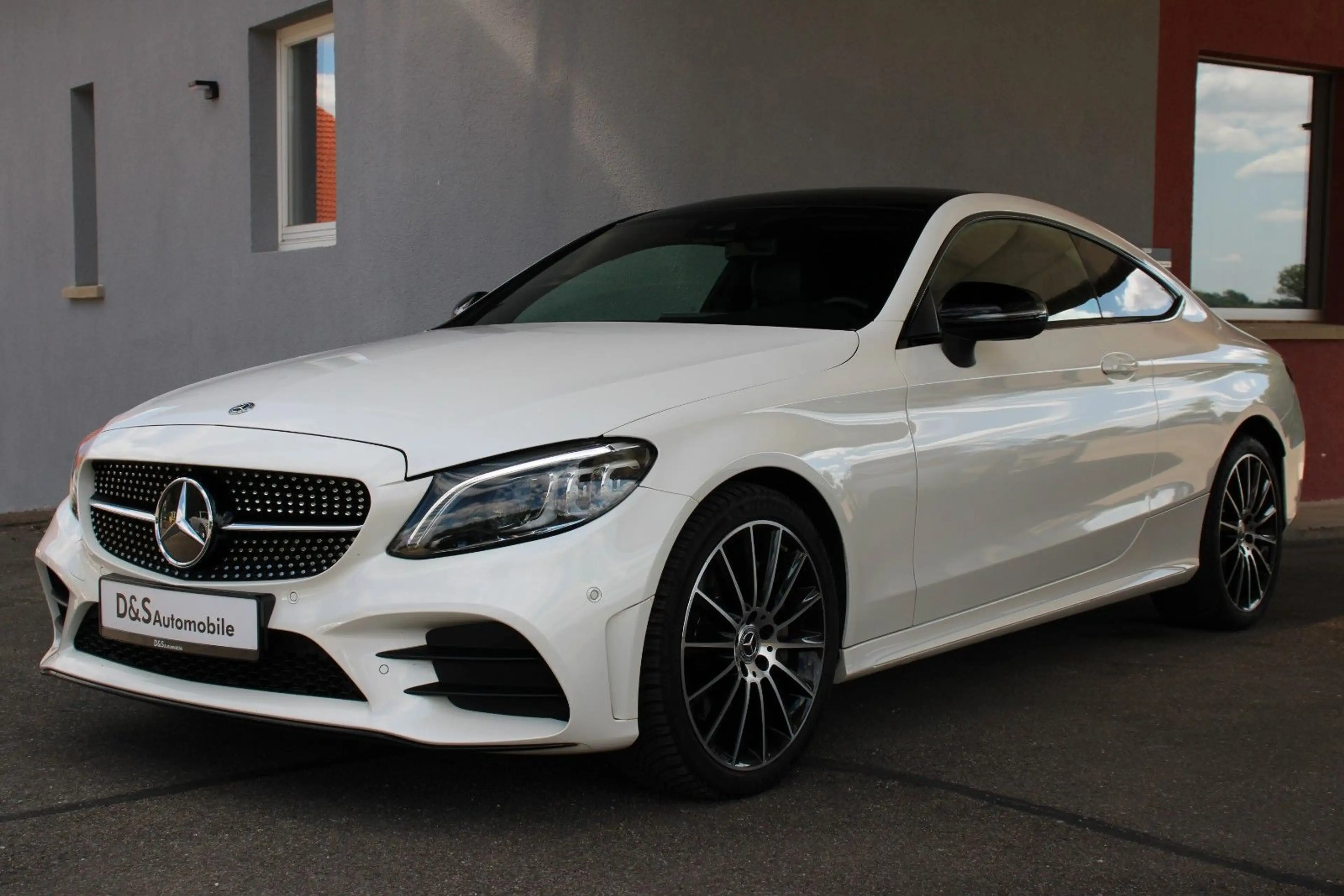 Mercedes-Benz C 400 Coupe 4Matic *AMG-Line*Burmester*Pano*Mult — photo 2
