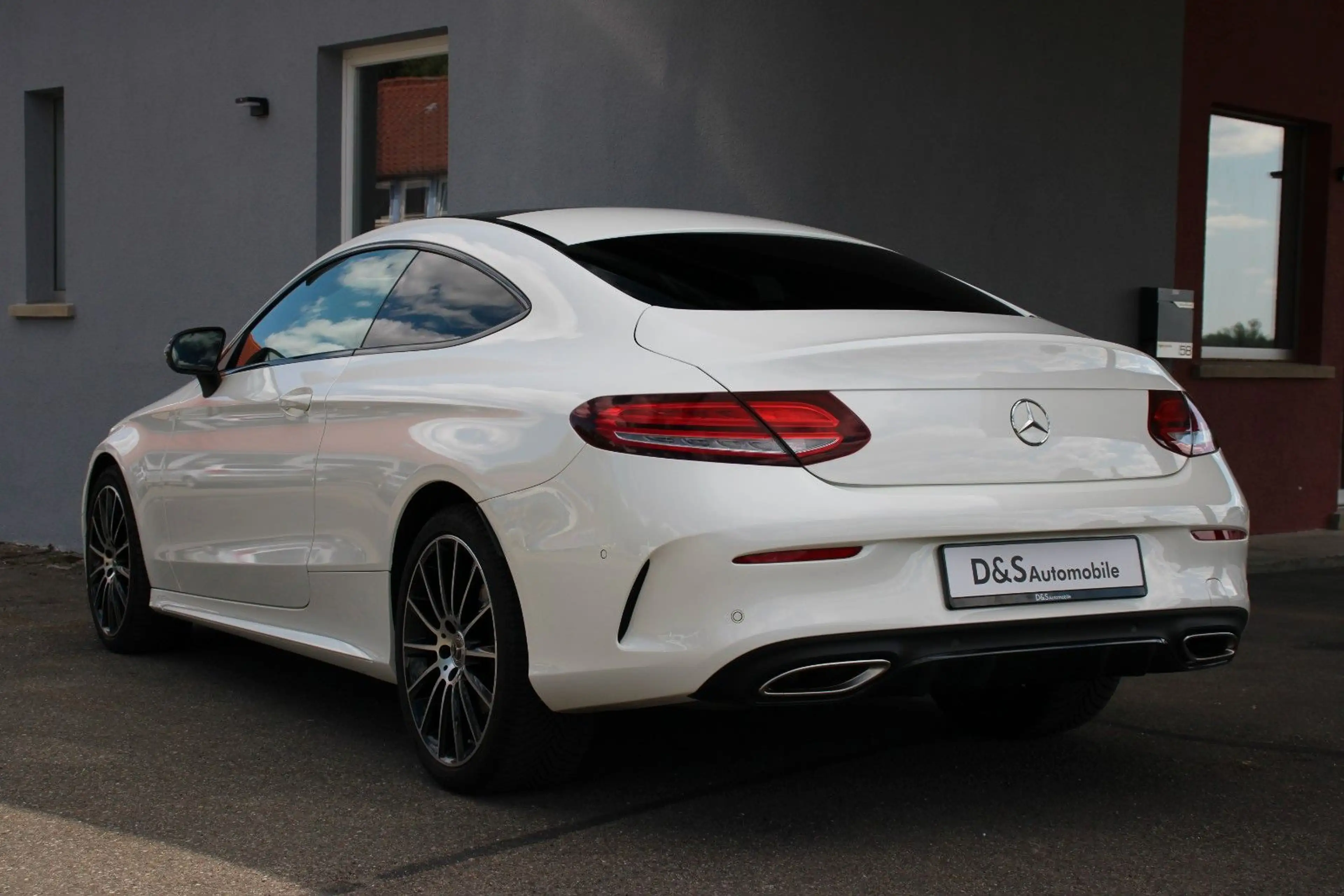 Mercedes-Benz C 400 Coupe 4Matic *AMG-Line*Burmester*Pano*Mult — photo 4