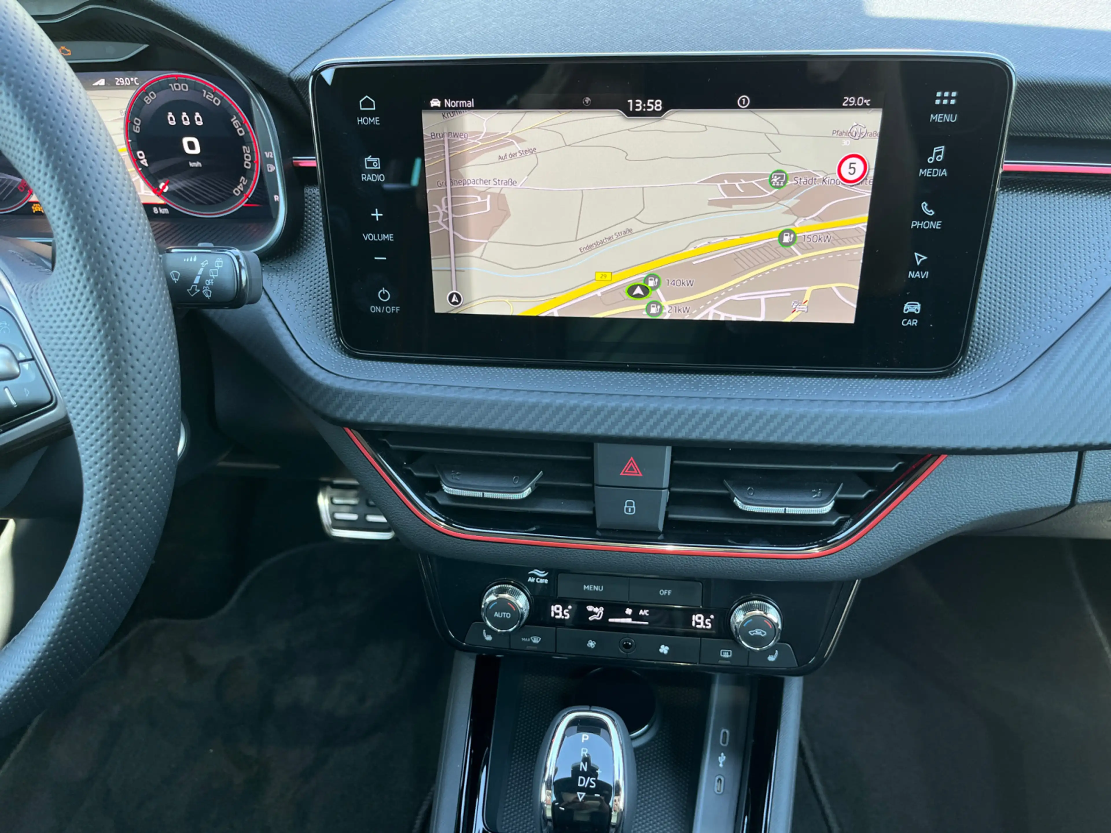 Skoda Kamiq Monte Carlo 1,5TSI Komfort Plus AHK ACC — photo 7